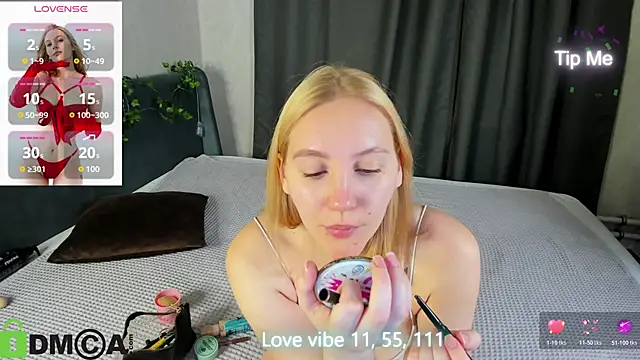 Snapshot of Anna_Chelsea chatting on 11.04.25 Anna Chelsea online show from 11.04.25