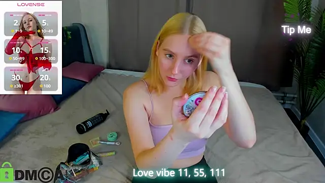 Snapshot of Anna_Chelsea chatting on 11.22.25 Anna Chelsea online show from 11.22.25