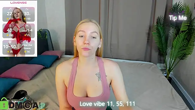 Snapshot of Anna_Chelsea chatting on 12.04.25 Anna Chelsea online show from 12.04.25