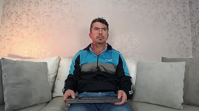 JuanKFit 45 online show from 11.11.25