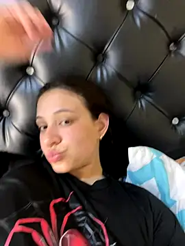 HinataArai online show from 10.02.25