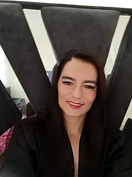 Demy Rhoades online show from 10.13.25