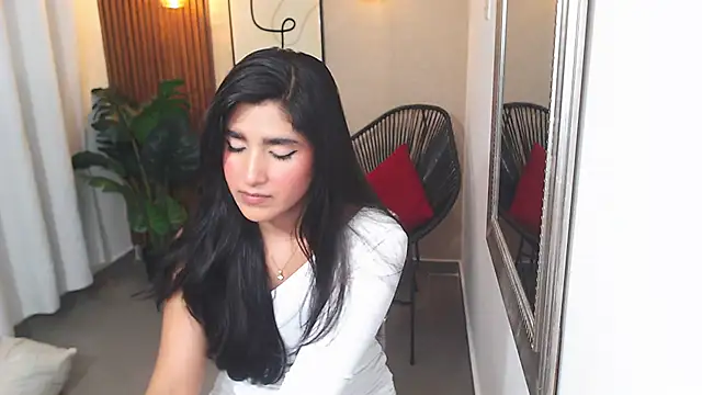 Lia Mar  online show from 04.23.26