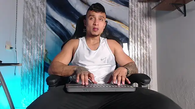 Snapshot of ThiagoBlaze chatting on 07.23.26 ThiagoBlaze online show from 07.23.26