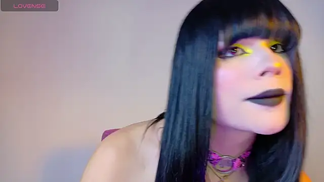 NATASHAA WINZ online show from 10.11.25