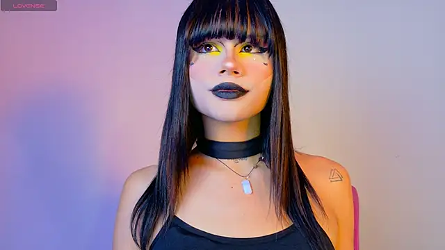 NATASHAA WINZ online show from 11.15.25