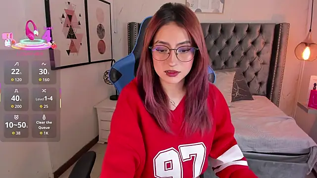 Lily Fleming online show from 09.22.25