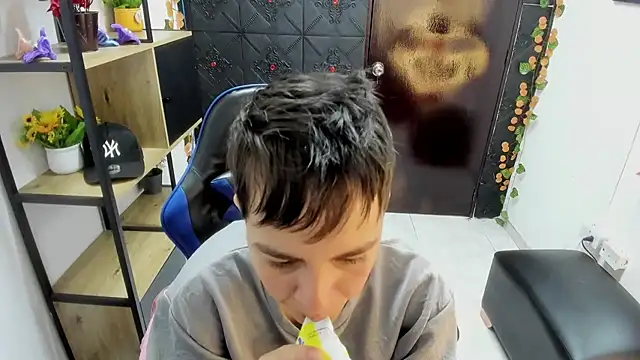  Hannah Hot online show from 04.30.26