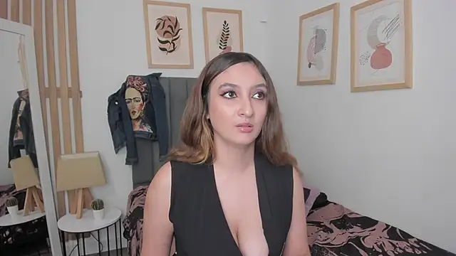 Alice Dickinssonn online show from 12.22.25