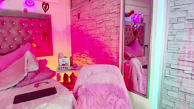 Bonn Glow online show from 02.14.26