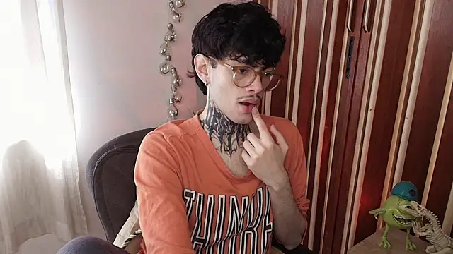 Mihail leroy online show from 12.18.25