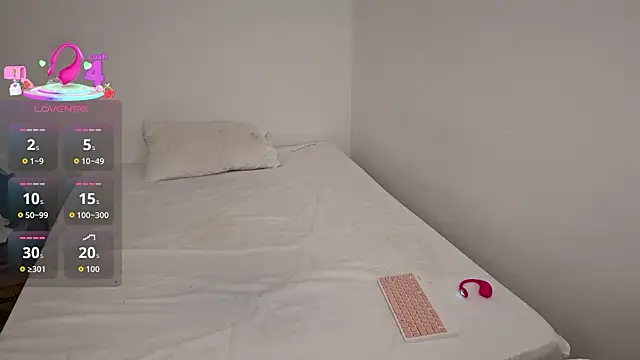 Snapshot of kayleesims_ chatting on 03.04.26 kayleesims online show from 03.04.26