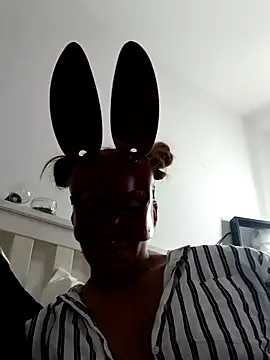 Snapshot of LightskinBumpa chatting on 10.04.25 LightskinBumpa online show from 10.04.25