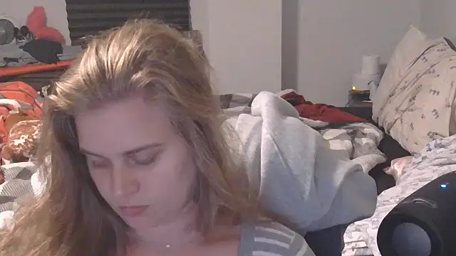 Sexyblonde12344 online show from 09.13.25