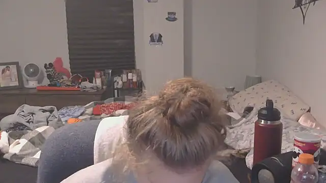 Sexyblonde12344 online show from 09.17.25