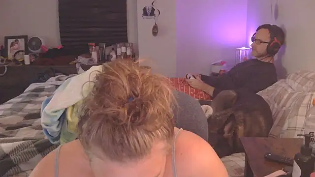 Sexyblonde12344 online show from 10.22.25