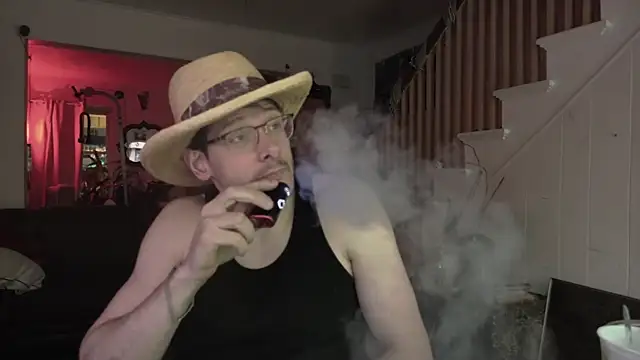 Snapshot of MasterDaddyCool chatting on 05.09.26 MasterDaddyCool online show from 05.09.26