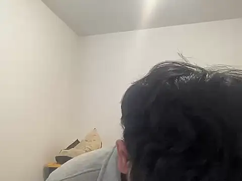 Snapshot of Unseenadam143 chatting on 10.28.25 Unseenadam143 online show from 10.28.25