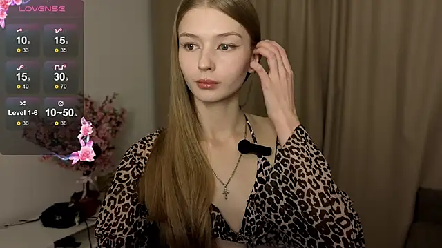 Snapshot of holylisssa chatting on 11.27.25 holylisssa online show from 11.27.25