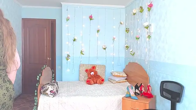 Snapshot of Audrey_Aura chatting on 09.13.25 Audrey Aura online show from 09.13.25