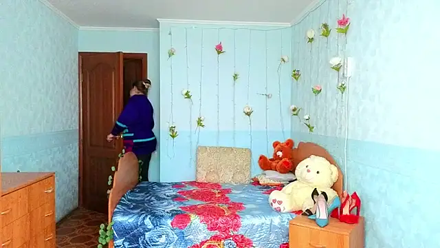 Snapshot of Audrey_Aura chatting on 10.09.25 Audrey Aura online show from 10.09.25