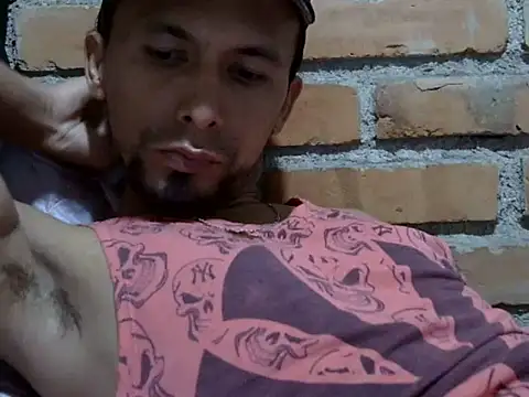 Snapshot of Boycumlatino chatting on 10.01.25 Boycumlatino online show from 10.01.25