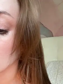 Snapshot of Rosie_Holmes_ chatting on 09.21.25 Rosie Holmes online show from 09.21.25