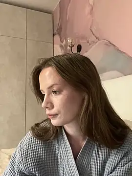 Snapshot of Rosie_Holmes_ chatting on 10.11.25 Rosie Holmes online show from 10.11.25