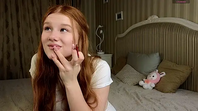 Juuulia  online show from 11.07.25