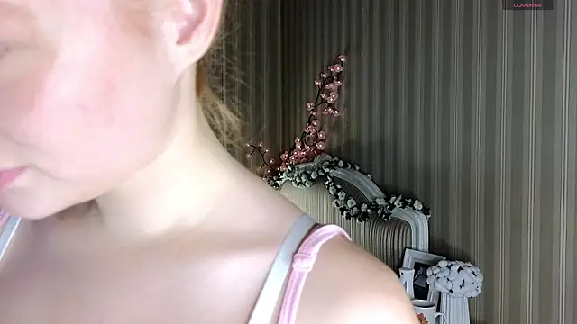 Juuulia  online show from 03.03.26