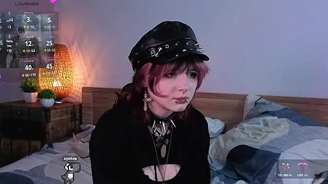 Snapshot of TaiteBeat chatting on 10.03.25 TaiteBeat online show from 10.03.25