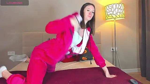 Snapshot of cutienaughtygirl chatting on 11.12.25 cutienaughtygirl online show from 11.12.25