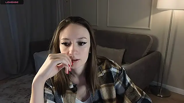 Snapshot of cutienaughtygirl chatting on 11.19.25 cutienaughtygirl online show from 11.19.25