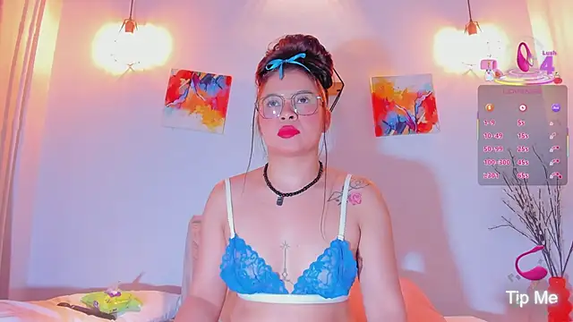 Snapshot of Karlaliones69 chatting on 09.30.25 Karlaliones69 online show from 09.30.25