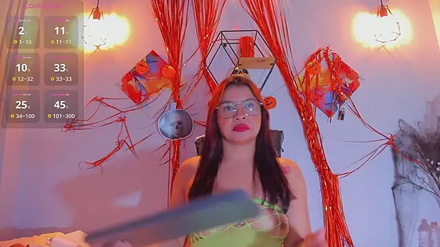 Snapshot of Karlaliones69 chatting on 10.23.25 Karlaliones69 online show from 10.23.25