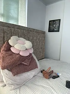 EmiilyEvans  online show from 07.31.26