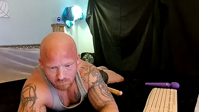 Snapshot of AntMeich6969 chatting on 10.14.25 AntMeich6969 online show from 10.14.25