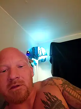 Snapshot of AntMeich6969 chatting on 10.18.25 AntMeich6969 online show from 10.18.25