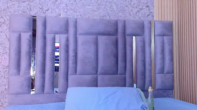 cutepetitee online show from 12.18.25