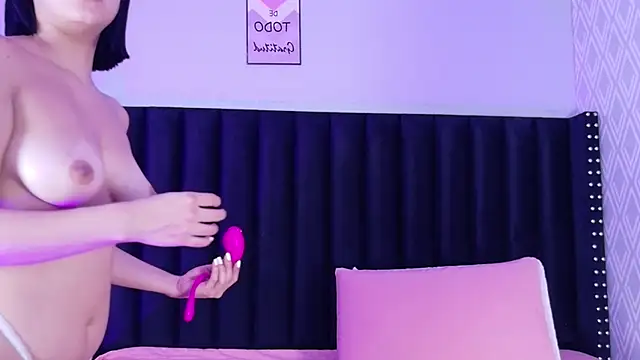 cutepetitee online show from 04.25.26