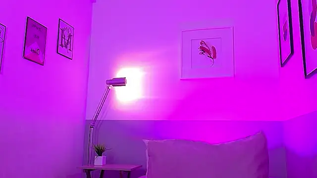 cutepetitee online show from 04.29.26