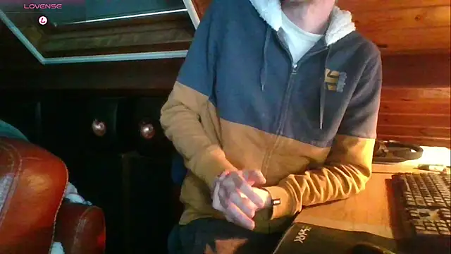 Snapshot of Vrenico-SC chatting on 09.22.25 Vrenico-SC online show from 09.22.25