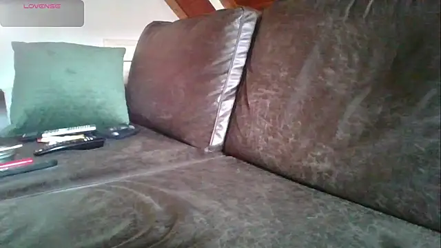 Snapshot of Vrenico-SC chatting on 10.21.25 Vrenico-SC online show from 10.21.25