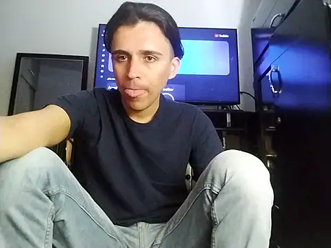 Snapshot of danylano chatting on 10.07.25 danylano online show from 10.07.25