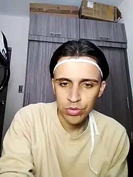 Snapshot of danylano chatting on 10.08.25 danylano online show from 10.08.25