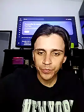 Snapshot of danylano chatting on 10.11.25 danylano online show from 10.11.25