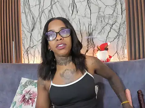 Pauline Fox online show from 12.04.25