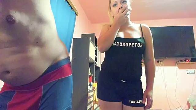 Snapshot of vickymike chatting on 09.29.25 vickymike online show from 09.29.25