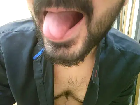 Snapshot of mlove902 chatting on 10.15.25 mlove902 online show from 10.15.25