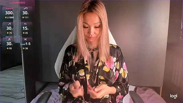 K1ttyC4t  online show from 12.03.25